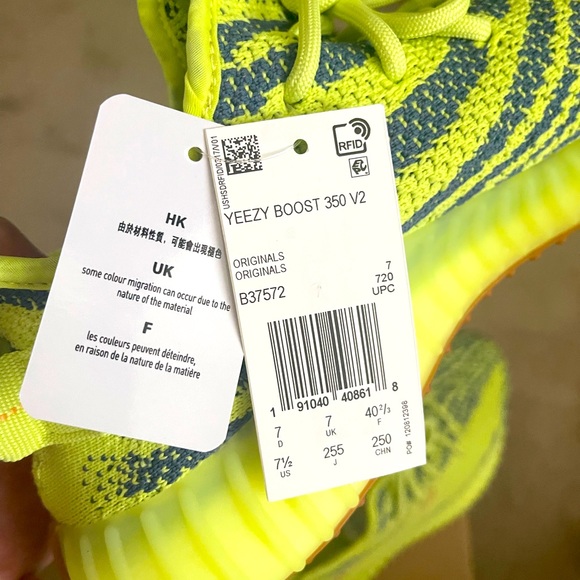 ▪️SOLD▪️NWT Yeezy Frozen Yellow Sz US 7.5 Men US 9 Women - Picture 6 of 7